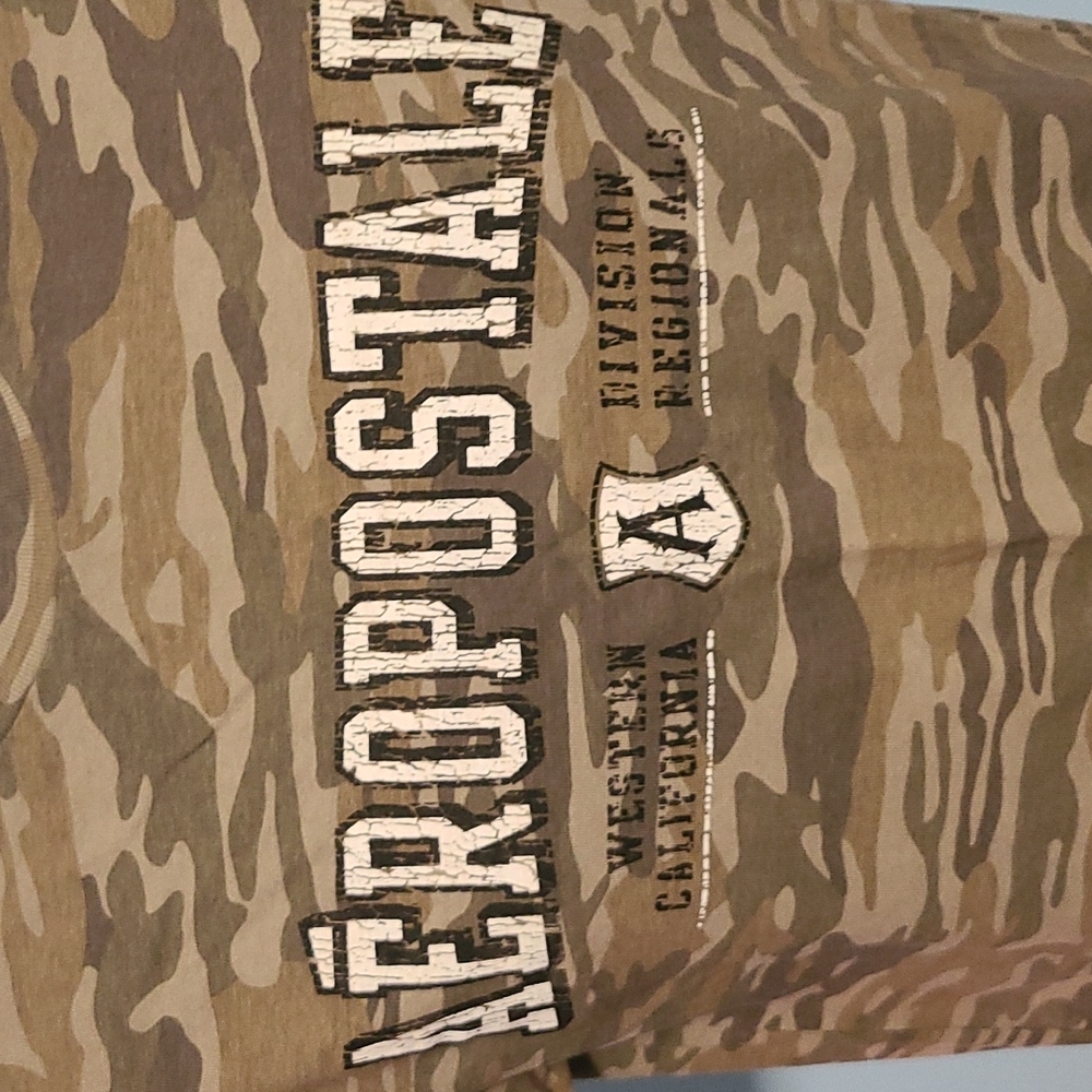 Men's Shirt - Picture 2 of 4